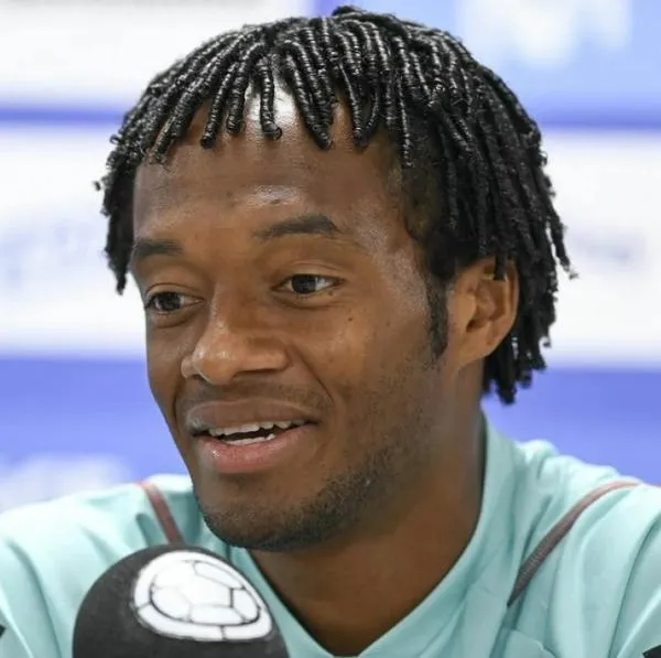 Juan Guillermo Cuadrado logró recaudar varios millones de pesos con camisetas de Cristiano Ronaldo, Luis Días y Lautaro Martínez.