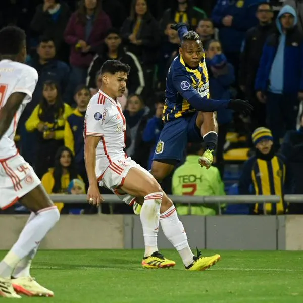 Gol de Jáminton Campaz en la Copa Sudamericana.