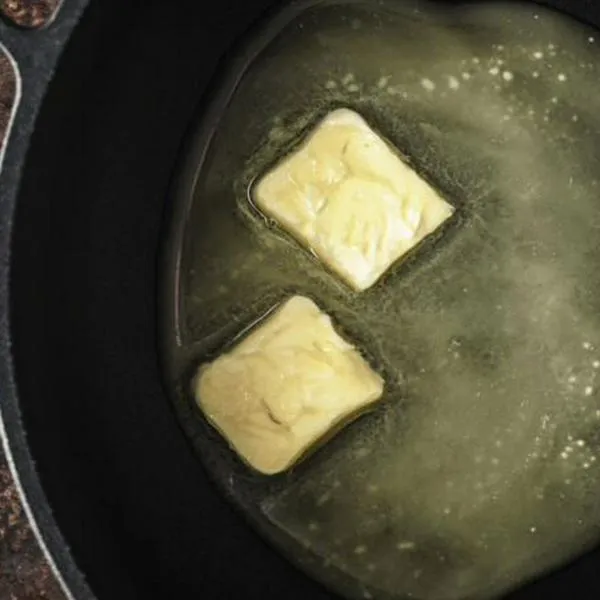 Crearon una mantequilla hecha con carbono, no con leche, pero con sabor similar