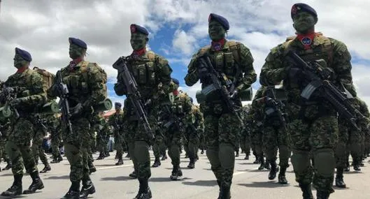 Desfile militar del 20 de julio, día de la Independencia en Colombia.