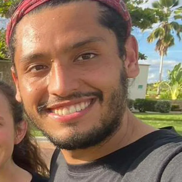 A joven deportista lo lanzaron de un puente por robarle una patineta: está en UCI