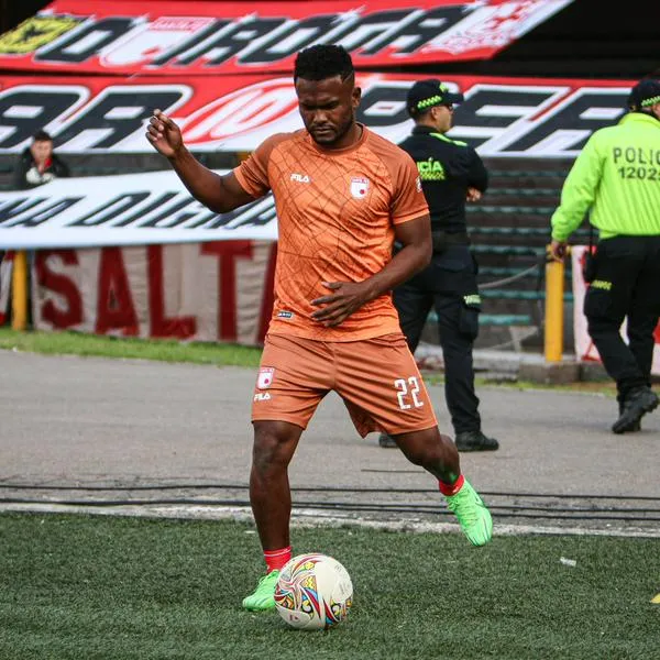 Elvis Perlaza tuvo duro encontrón con técnico rival durante partido Santa Fe-Pasto