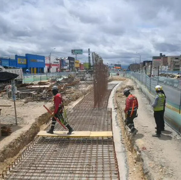 Insoportable trancón y la espera del nuevo puente de Venecia 