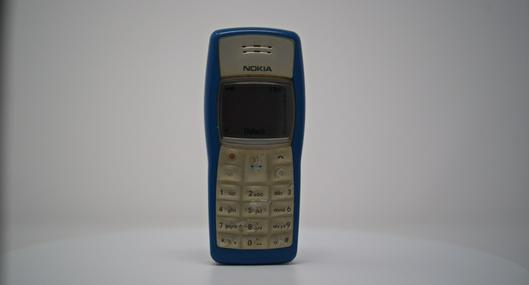 ¿Cuánto costaba el Nokia 1100 en 2003? 