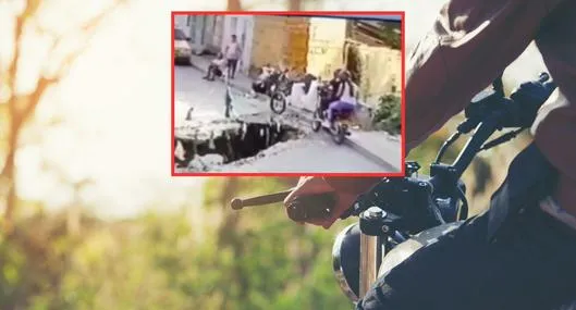 Video de motociclistas de Barranquilla que cayeron en un enorme hueco de la vía