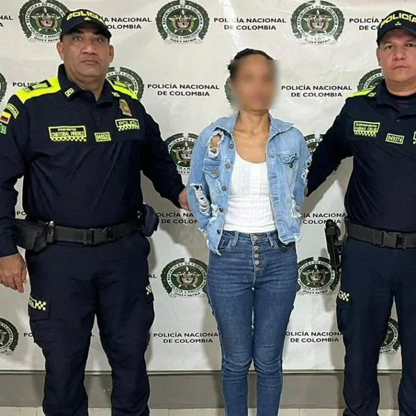 Capturan a mujer señalada de golpear con un palo a su hijo por una citación escolar