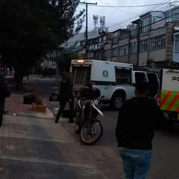 Cerca al Concejo de Bogotá acordonaron por la posible presencia de explosivos.