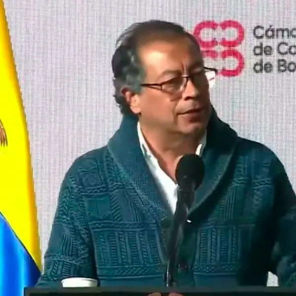 “Si no puede, de un paso al costado”: Petro lanza advertencia a ministros