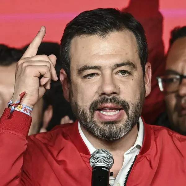 Galán anunció reparaciones a casas afectadas por explosión en barrio La Soledad