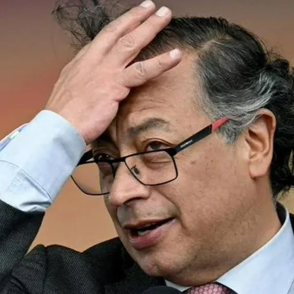 Por culpa de Gustavo Petro, retraso monumental en el desfile del 20 de julio
