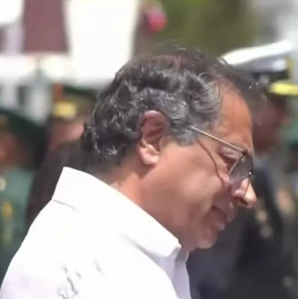 Ropa del presidente Gustavo Petro en el desfile militar del 20 de julio.