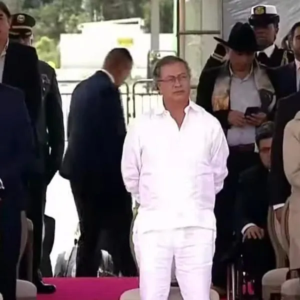Así fue el momento en el que el presidente llegó tarde al desfile militar del 2024.