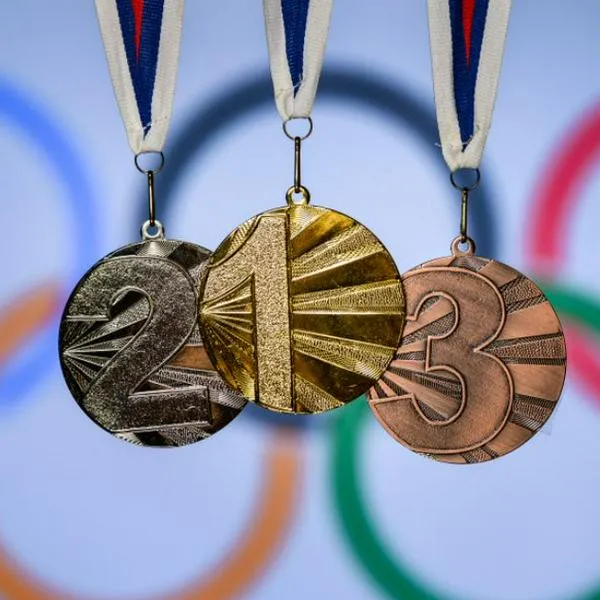 Foto de preseas olímpicas, en nota de cuánto gana un deportista de alto rendimiento en Colombia.