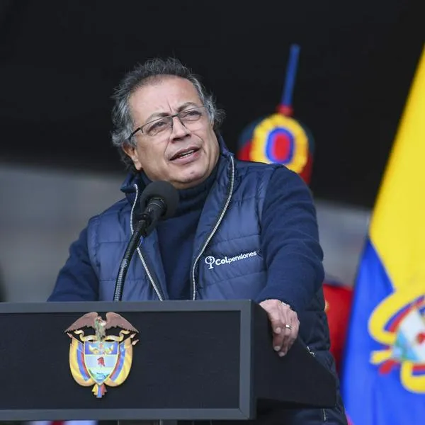 Petro le propone al Congreso reducir la jornada laboral a 40 horas semanales para aumentar la productividad
