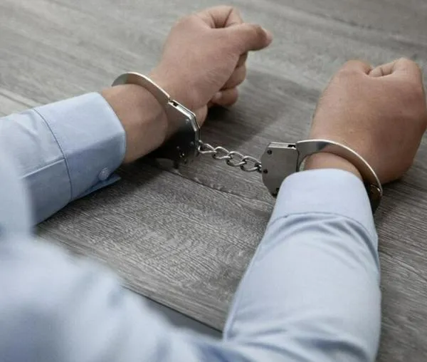 A la cárcel, hombre acusado de tirar a su esposa desde el piso 17 en Santa Marta