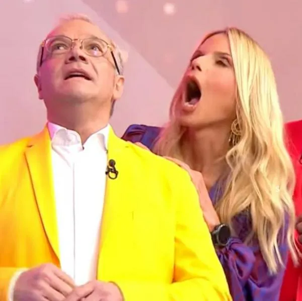 Mary Méndez, de 'La red', reaccionó al cambio de set sorprendida y subió video