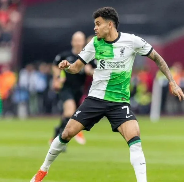 Barcelona confirmó si va por Luis Díaz o Nico Williams, tras pregunta de hincha