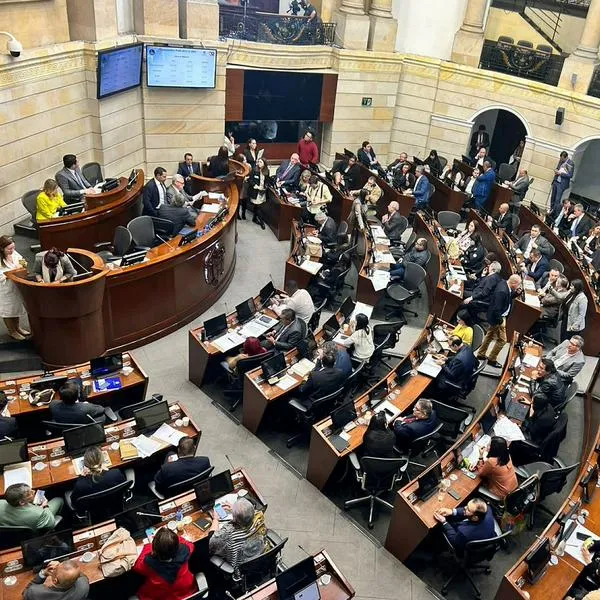 ¿Cuánto es el sueldo de un congresista en Colombia? Esta era el sueldo hace 10 años