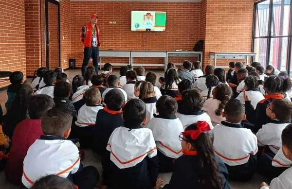 Se cae millonaria licitación del Gobierno Petro para llevar internet a escuelas