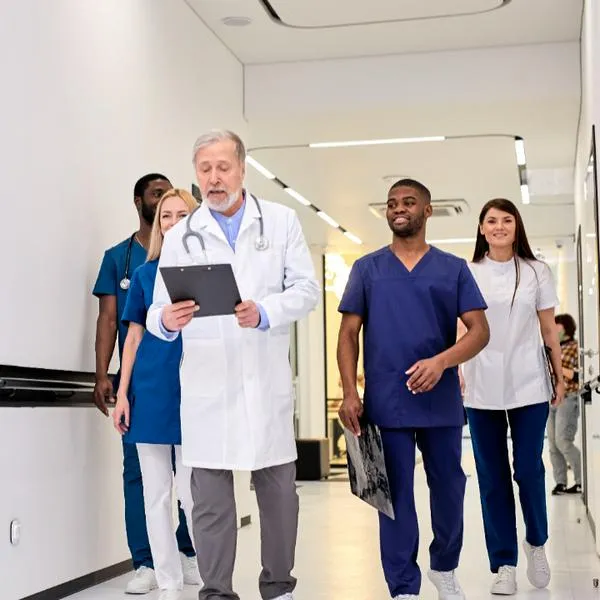 Médicos en Colombia tienen lío con citas por el tiempo que se demoran haciendo las consultas. A muchos les están cobrando cuando se pasan el límite.