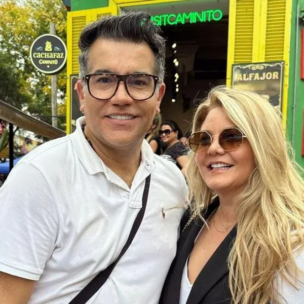 Carlos Calero le dedica mensaje a su esposa tras raparse la cabeza por el cáncer.