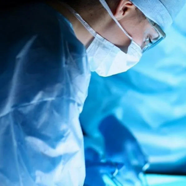 Foto de doctores, en nota de que Minsalud hizo medida tras muerte de médica residente de Javeriana.