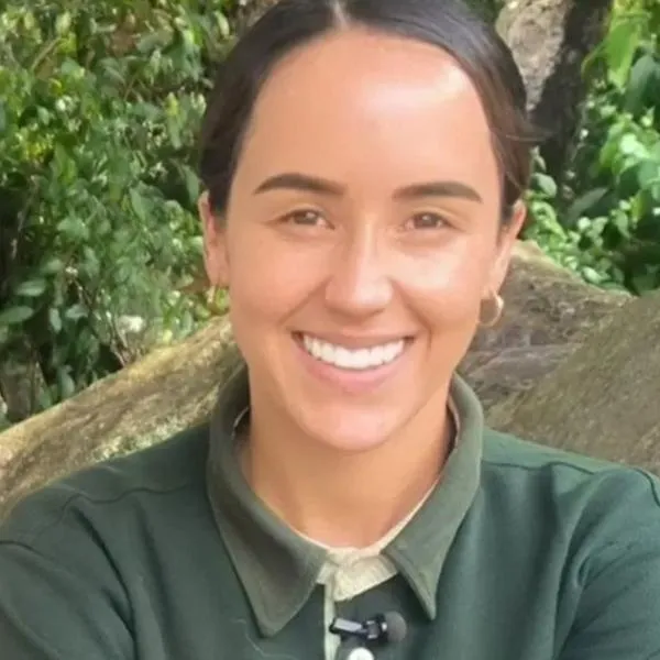 Érika Zapata, de Noticias Caracol, le respondió a usuaria que le comentó forma de vestir