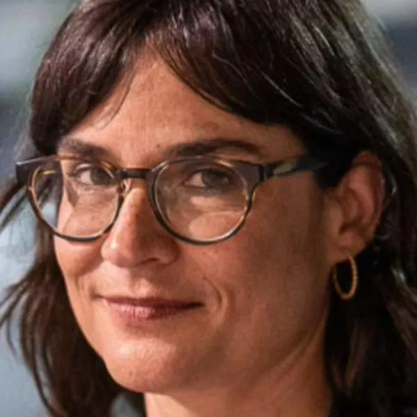 Carolina Sanín, quien es criticada por un comentario que hizo sobre la noticia de la muerte de la médica de la Universidad Javeriana