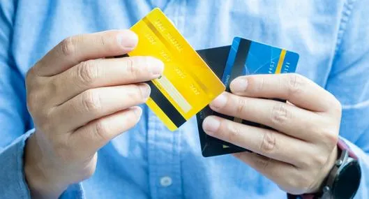 Cuál alternativa es mejor: tarjeta debito o de crédito