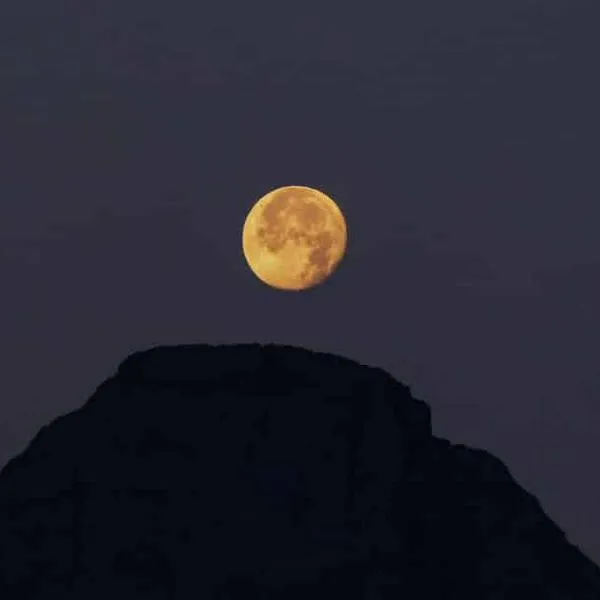 ¿Qué es la 'ilusión lunar'? Un fenómeno que afecta a los humanos en la noche