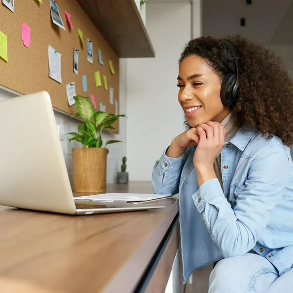 Ofertas de empleo trabajo en casa y con los sueldos de hasta $ 10 millones