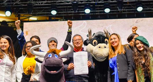 Gustavo Petro Sancionó la Ley ‘No más olé' que prohíbe la corrida de toros en Colombia
