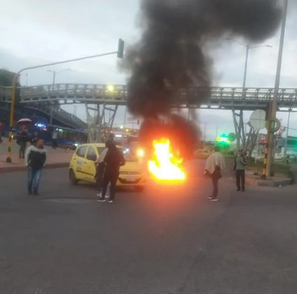 Paro de taxistas en Bogotá con daños al SITP y más