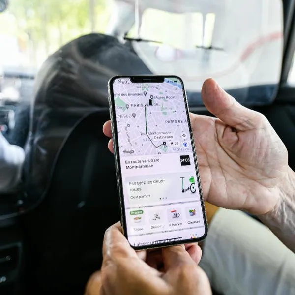 Tarifas de Uber, Didi y más están disparadas por el paro de taxistas en Bogotá. Usuarios en redes sociales se quejan de abusos por precios. 