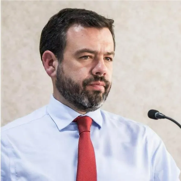 Paro de taxistas en Bogotá, culpa de Gustavo Petro, según Carlos Fernando Galán