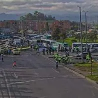 El paro de taxistas tiene en caos varios puntos de Bogotá, sería indefinido