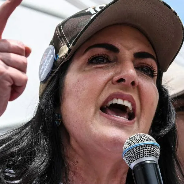 María Fernanda Cabal arremetió contra Petro.