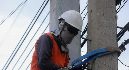 Hombre falleció tras electrocutarse con un cable.