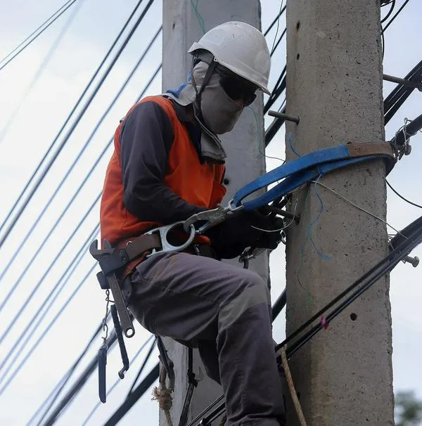 Hombre falleció tras electrocutarse con un cable.