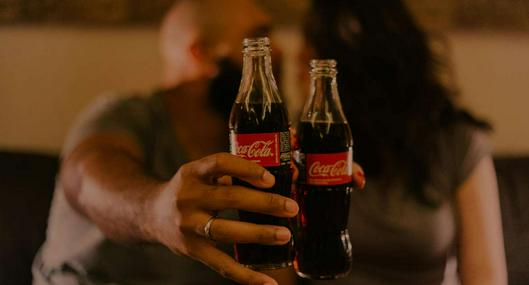 Foto de Coca-Cola, en nota de cuánto costaba esa marca en Colombia en 1980, en qué año llegó y su primer anuncio