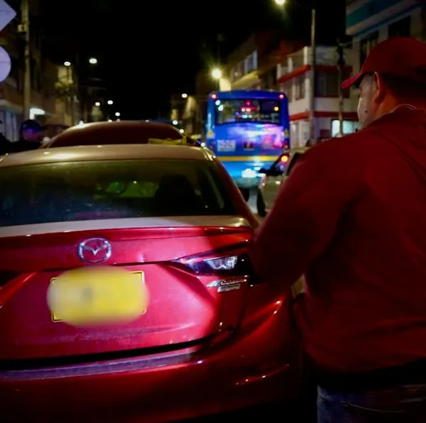 Capturaron en Bogotá a conductor de Mazda 3 que alteró los sistemas de identificación marcaria del carro. Cambió el chasis y hasta el motor. 