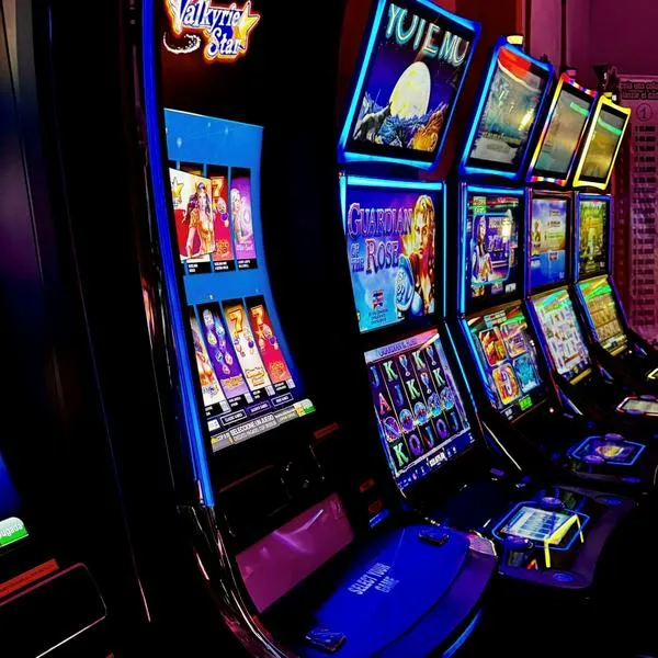 Coljuegos explicó cambios que vienen para las máquinas tragamonedas de casinos en Colombia. Controlarán ventas en 2024.