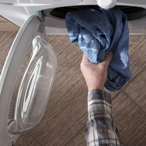 ¿Cómo evitar dañar la lavadora? depende de cuánta cantidad de jabón use al lavar