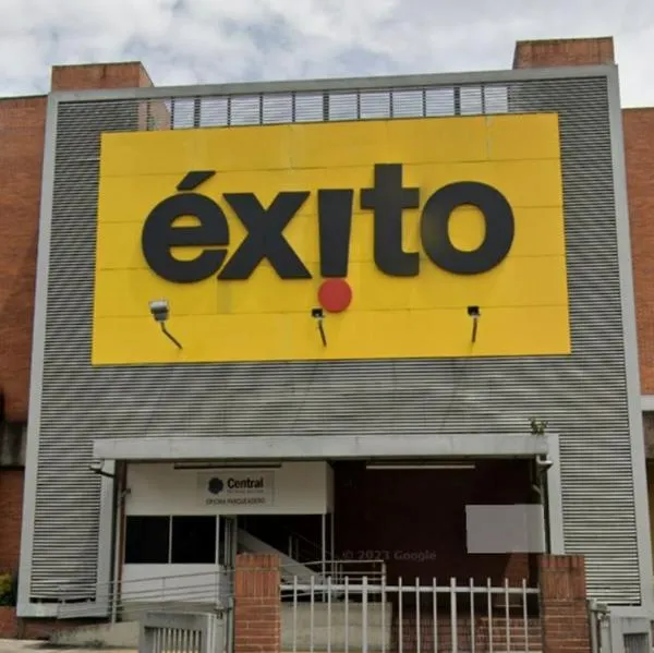 Foto de Éxito, en nota de cómo era calle 80 de Bogotá en los años 60, con foto.