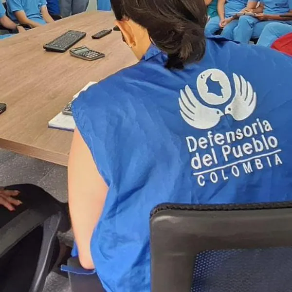 En Defensoría del Pueblo habrían despedido a funcionarios que aplicaron al cargo