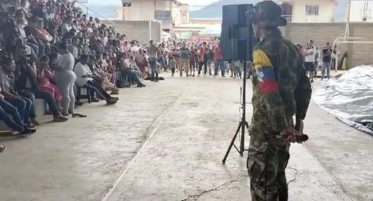 Líder de disidencias que mataron a un niño con un dron en Cauca pidió minuto de silencio