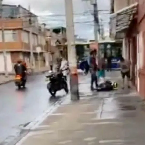 Tiroteo en Bogotá terminó con 2 delincuentes golpeados y capturados por vecinos