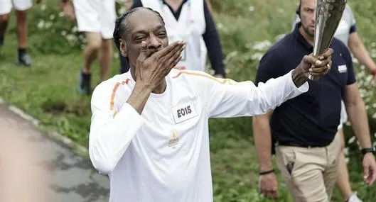 Snoop Dogg, que bailó en Juegos Olímpicos de París 2024 cargando la antorcha