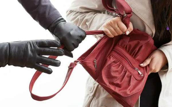 Antioquia hoy: mujer resultó herida en robo luego de sacar dinero de un banco