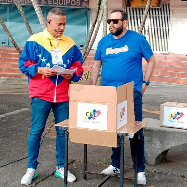 Venezolanos en Colombia se aglomeran con ilusión de resultados electorales